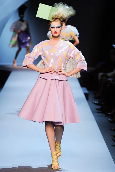 Look 2